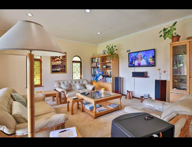 4 BEDROOM FREEHOLD TO LET IN WORLDS VIEW